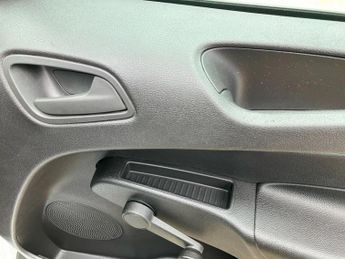 Ford Transit Courier 1.0 EcoBoost Leader Van [6 Speed]