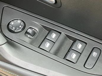 Peugeot 2008 1.2 PureTech Allure Premium+ 5dr