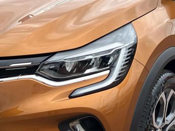 Renault Captur 1.3 TCE 140 SE Edition 5dr EDC
