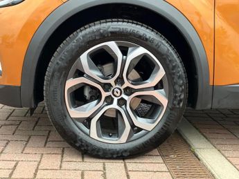Renault Captur 1.3 TCE 140 SE Edition 5dr EDC
