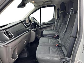 Ford Transit Custom 2.0 EcoBlue 130ps Low Roof D/Cab Limited Van
