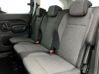 Vauxhall Combo Life 100kW Design XL 52kWh 5dr Auto [7 Seat]