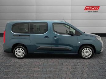 Vauxhall Combo Life 100kW Design XL 52kWh 5dr Auto [7 Seat]