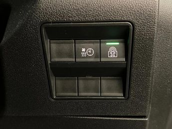 Vauxhall Combo Life 100kW Design XL 52kWh 5dr Auto [7 Seat]