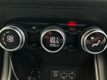 Renault Captur 1.3 TCE 130 S Edition 5dr EDC