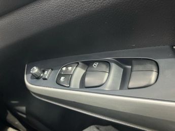 Nissan Navara Double Cab Pick Up N-Guard 2.3dCi 190 TT 4WD Auto