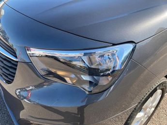 Vauxhall Combo Life 100kW Design 50kWh 5dr Auto