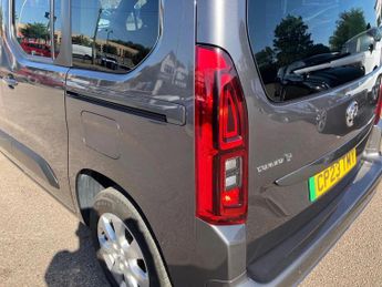 Vauxhall Combo Life 100kW Design 50kWh 5dr Auto