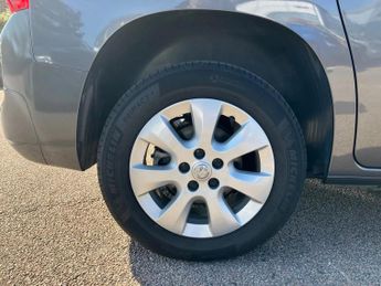 Vauxhall Combo Life 100kW Design 50kWh 5dr Auto