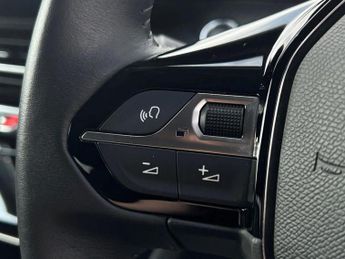 Peugeot 2008 1.2 PureTech Allure Premium 5dr
