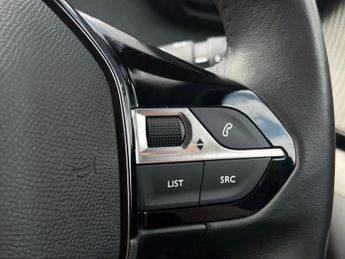 Peugeot 2008 1.2 PureTech Allure Premium 5dr