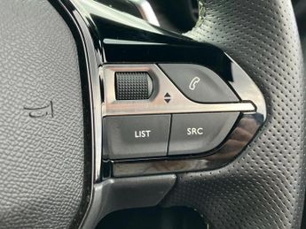 Peugeot 2008 1.2 Hybrid 136 GT 5dr e-DSC6