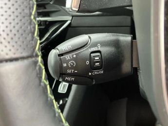 Peugeot 2008 1.2 Hybrid 136 GT 5dr e-DSC6