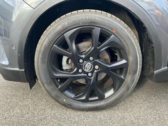 Toyota C-HR 1.8 Hybrid Dynamic 5dr CVT