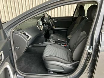 Kia Ceed 1.5T GDi ISG 138 2 5dr