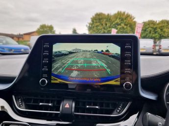 Toyota C-HR 1.8 Hybrid Design 5dr CVT
