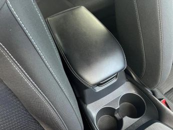 Nissan Qashqai 1.3 DiG-T MH 158 N-Connecta 5dr Xtronic