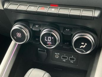 Renault Clio 1.6 E-TECH full hybrid 145 Techno 5dr Auto