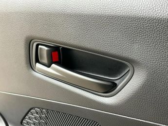 Toyota C-HR 1.8 Hybrid Design 5dr CVT