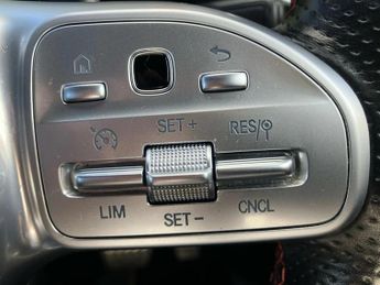 Mercedes-Benz Gla GLA 220d 4Matic AMG Line 5dr Auto