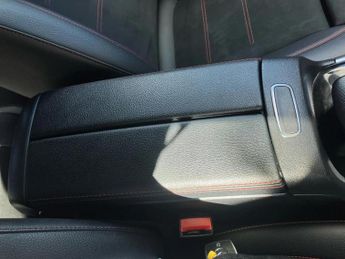 Mercedes-Benz Gla GLA 220d 4Matic AMG Line 5dr Auto