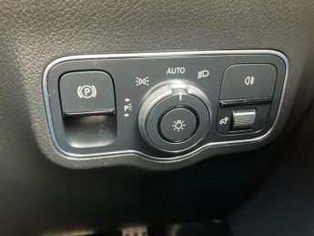 Mercedes-Benz Gla GLA 220d 4Matic AMG Line 5dr Auto