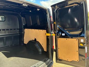 Ford Transit Custom Dciv 320 2.0 EcoBlue 170ps LWB D/Cab Limited Auto