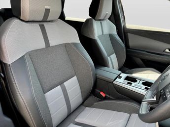 Vauxhall Grandland 1.2 Hybrid [136] Ultimate 5dr e-DCT6 [Fixed Roof]