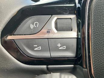 Peugeot 208 1.2 PureTech 100 Active Premium 5dr EAT8