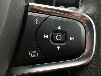 Volvo Xc40 2.0 B4P R DESIGN Pro 5dr Auto