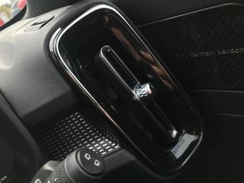 Volvo Xc40 2.0 B4P R DESIGN Pro 5dr Auto