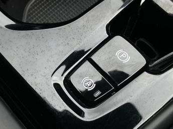 Volvo Xc40 2.0 B4P R DESIGN Pro 5dr Auto