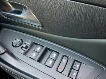 Peugeot 308 1.2 Hybrid 136 GT 5dr e-DSC6