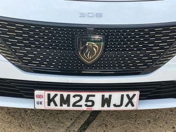 Peugeot 308 1.2 Hybrid 136 GT 5dr e-DSC6