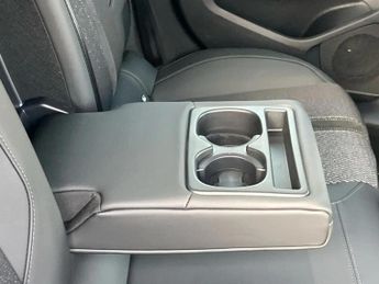 Peugeot 308 1.2 Hybrid 136 GT 5dr e-DSC6