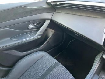 Peugeot 308 1.2 Hybrid 136 GT 5dr e-DSC6