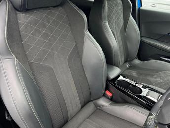 Peugeot 2008 100kW GT Premium 50kWh 5dr Auto