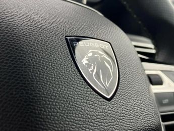 Peugeot E-2008 50kWh GT SUV 5dr Electric Auto (7kW Charger) (136 ps)