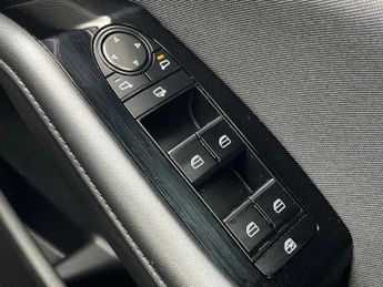 Mazda Mazda3 2.5 e-Skyactiv G MHEV 140 Exclusive-Line 5dr Auto