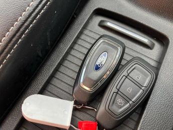 Ford Focus 1.0 EcoBoost Hybrid mHEV ST-Line X 5dr Auto