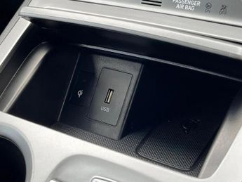 Hyundai Kona 100kW Premium 39kWh 5dr Auto