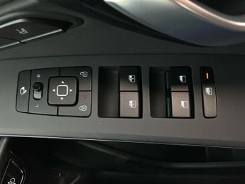 Kia Niro 150kW 4 65kWh 5dr Auto