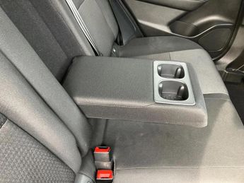 Nissan Qashqai 1.3 DiG-T MH 158 N-Connecta 5dr Xtronic