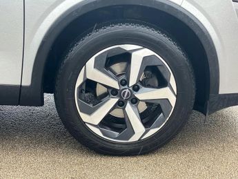 Nissan Qashqai 1.3 DiG-T MH 158 N-Connecta 5dr Xtronic
