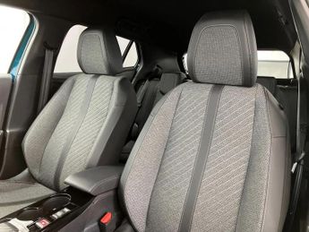 Peugeot 2008 100kW Allure 50kWh 5dr Auto
