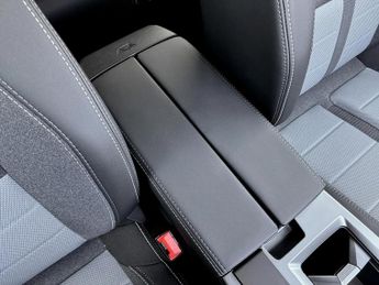 Vauxhall Grandland 157kW GS 73kWh 5dr Auto