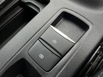 Ford Focus 1.0 EcoBoost Hybrid mHEV 155 Active X 5dr Auto