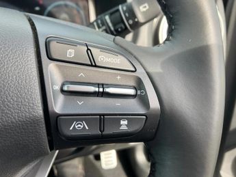 Hyundai Kona 150kW Premium 64kWh 5dr Auto