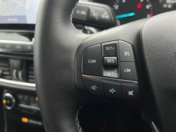 Ford Puma 1.0 EcoBoost Hybrid mHEV Titanium 5dr DCT