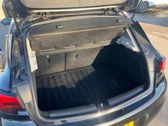 Vauxhall Astra 1.4T 16V 150 Design 5dr Auto